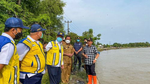 Monitoring Penanganan Tanggul Kritis Sungai Citarum Hilir .jpg